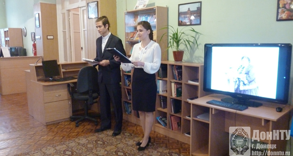 Участники литературно-художественной композиции «На все отозвался он сердцем своим!»