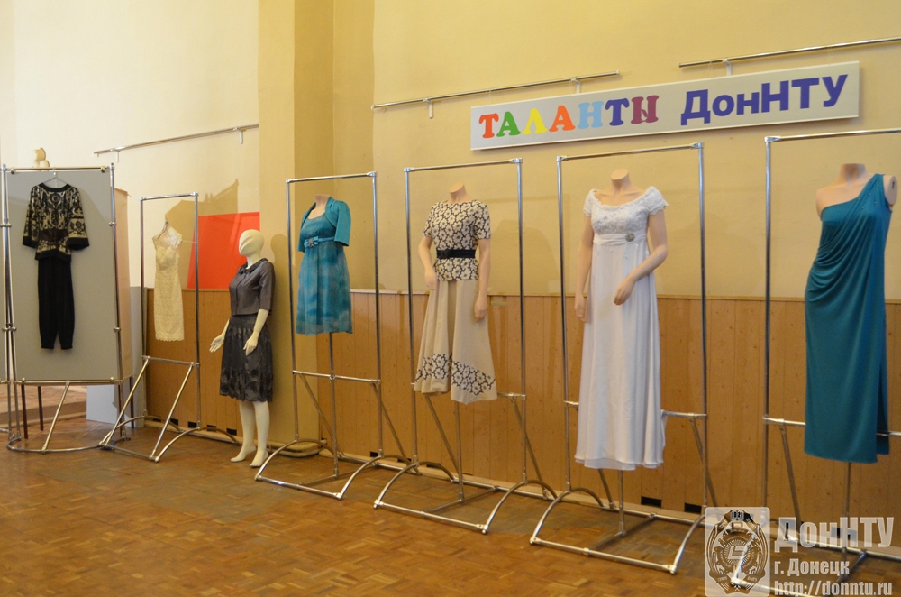 Выставка дизайнерской одежды
