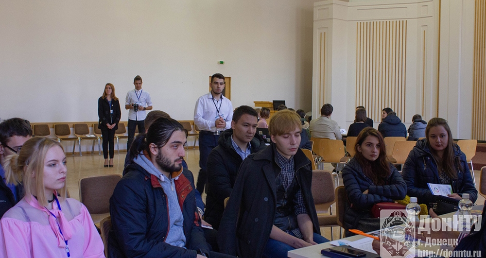 Работа дискуссионно-образовательных площадок
