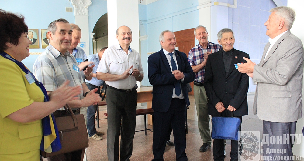 Торжественное открытие нового портрета