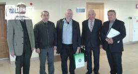 Члены оргкомитета АПСПИ-2017 и доцент ДонНТУ О. И. Федяев (второй слева)